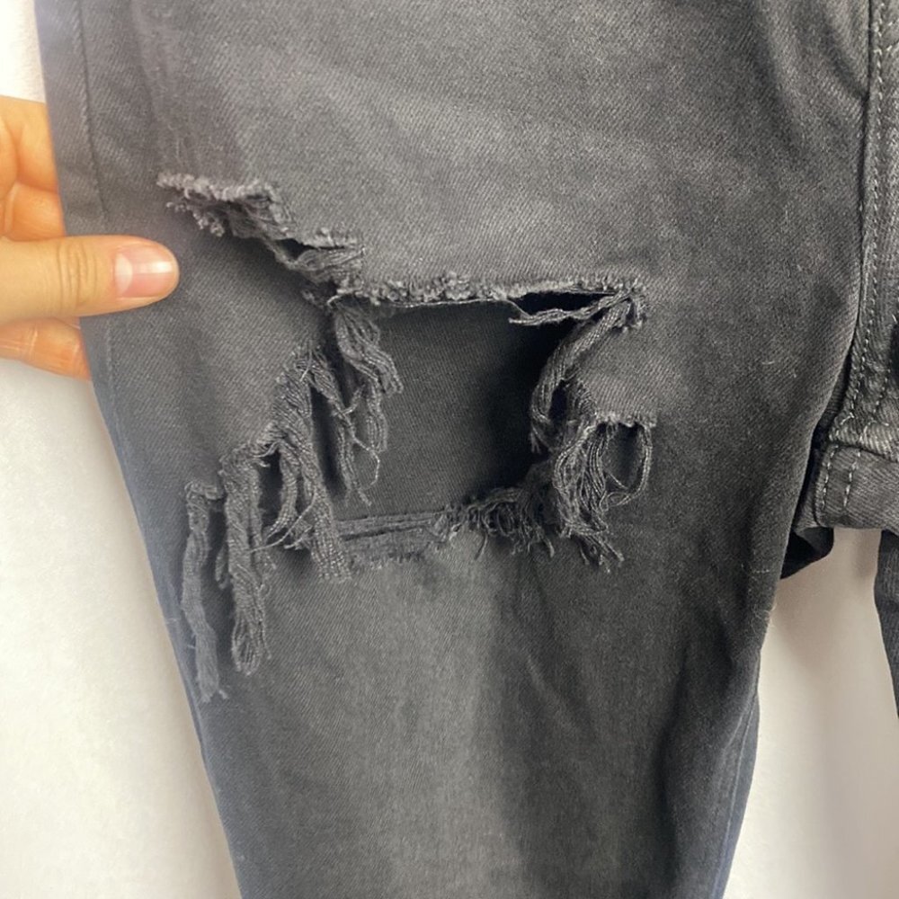 American Eagle Outfitters AE Ripped Mom Jean - Destroyed Black - Size 6 X-Long - Picture 9 of 15